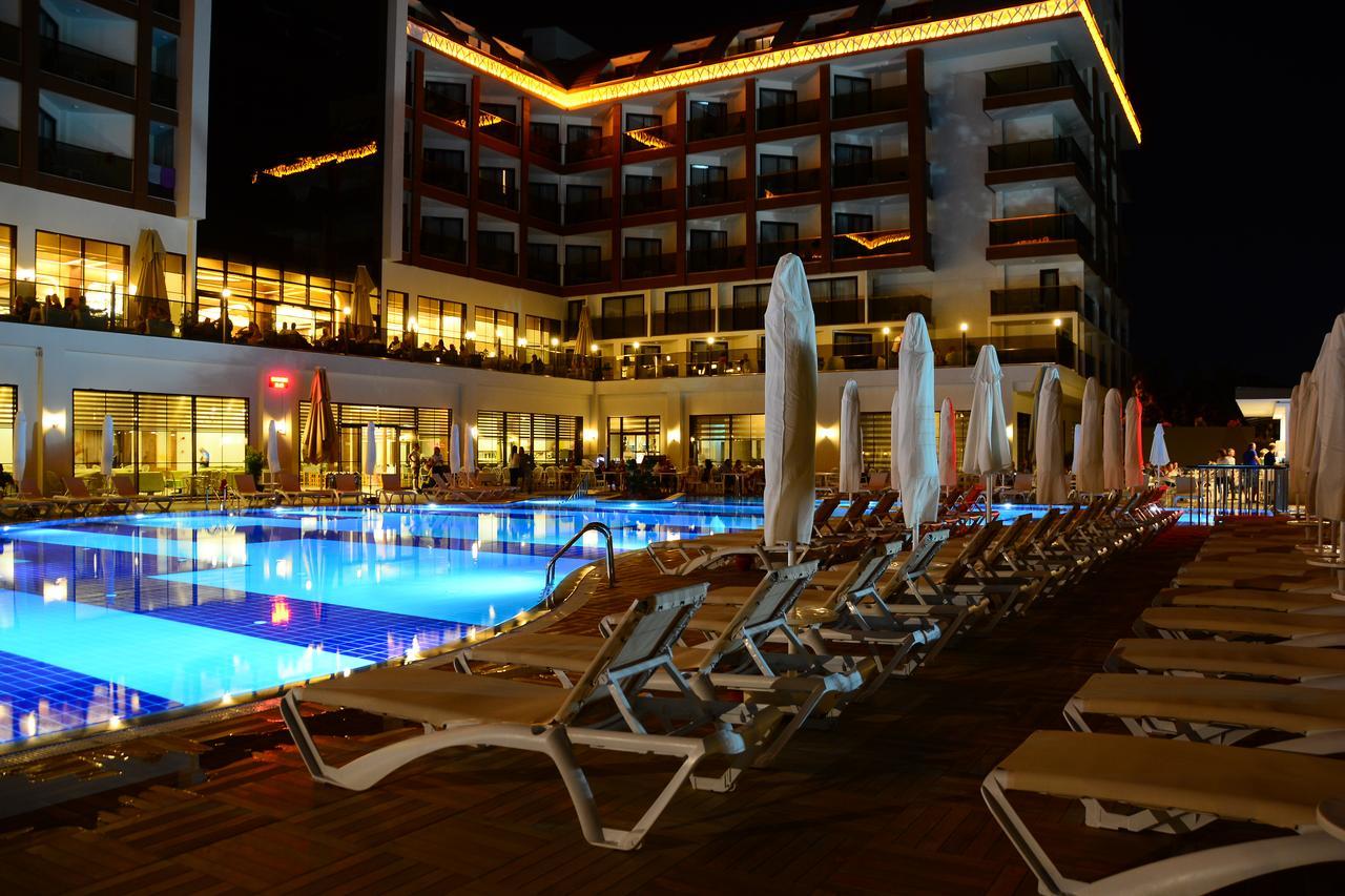 Glamour Resort & Spa Side Exterior photo