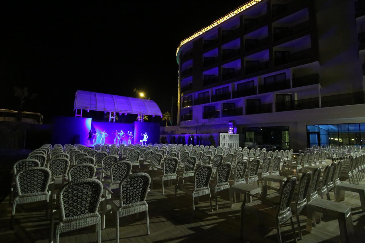 Glamour Resort & Spa Side Exterior photo